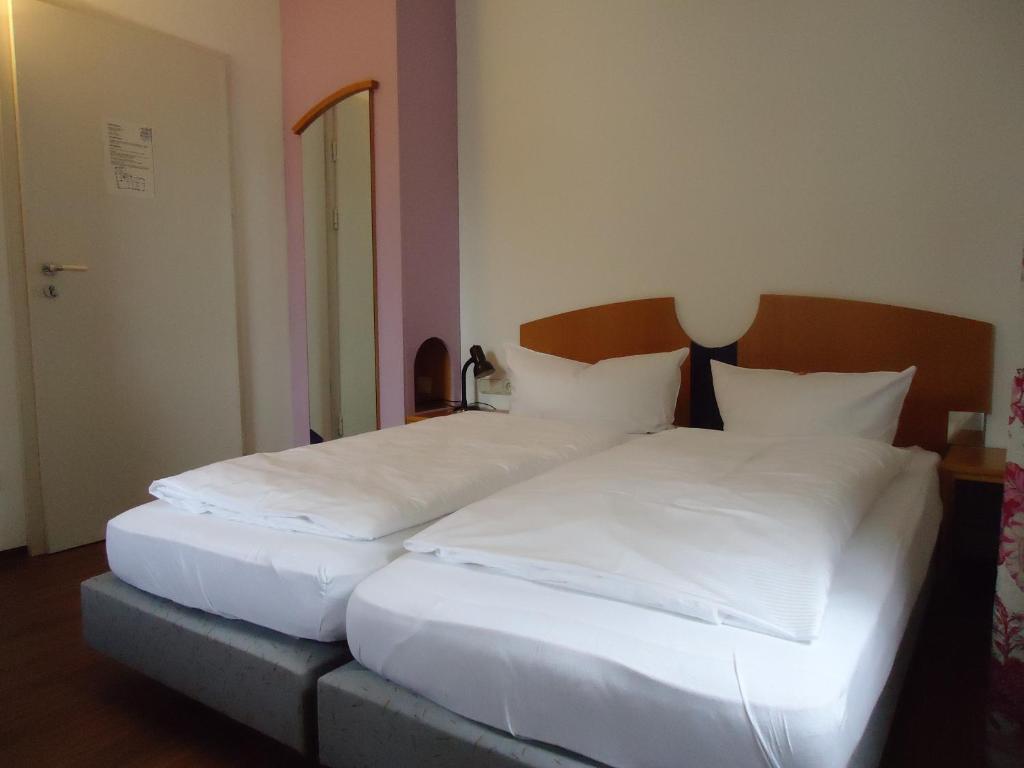 Garni Hotel Kaiserdom 밤베르크 객실 사진